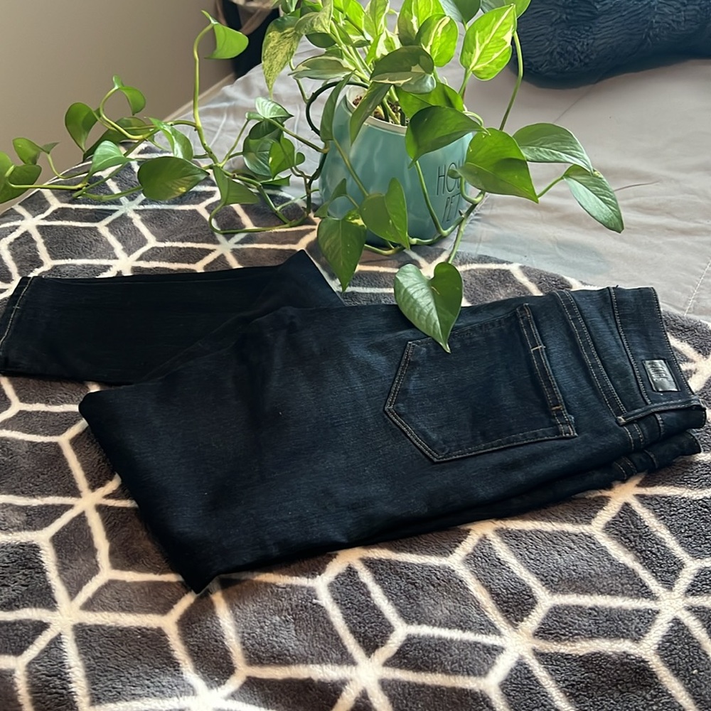 Women’s Paige Jeans Hoxton Ultra Skinny size 26. Dark denim